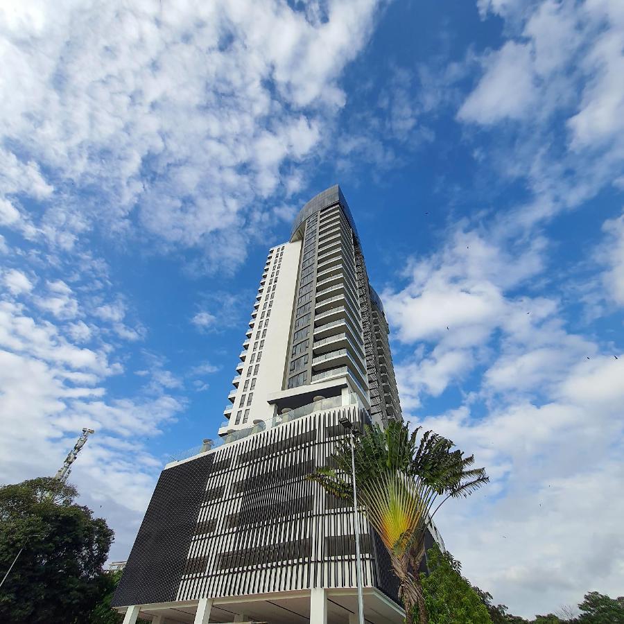 Ramada Suites By Wyndham The Straits Johor Bahru Exterior photo