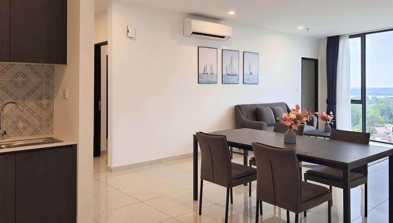 Ramada Suites By Wyndham The Straits Johor Bahru Exterior photo